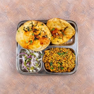 Paneer Bhurji Kulcha